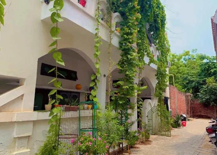 Manavi Home Stay