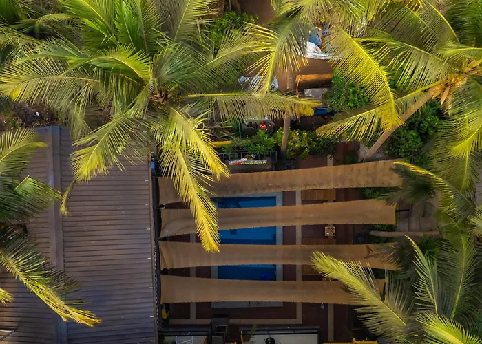 Whoopers Boutique Hotel Morjim