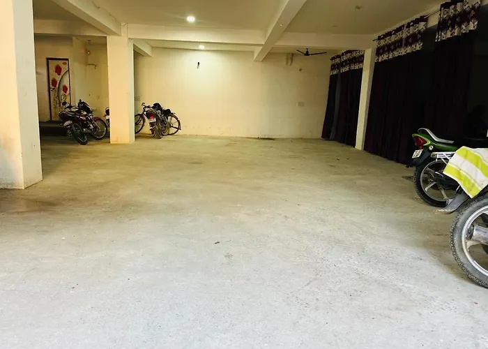 Shri Ji Satsang Bhawan Hotel Vrindavan