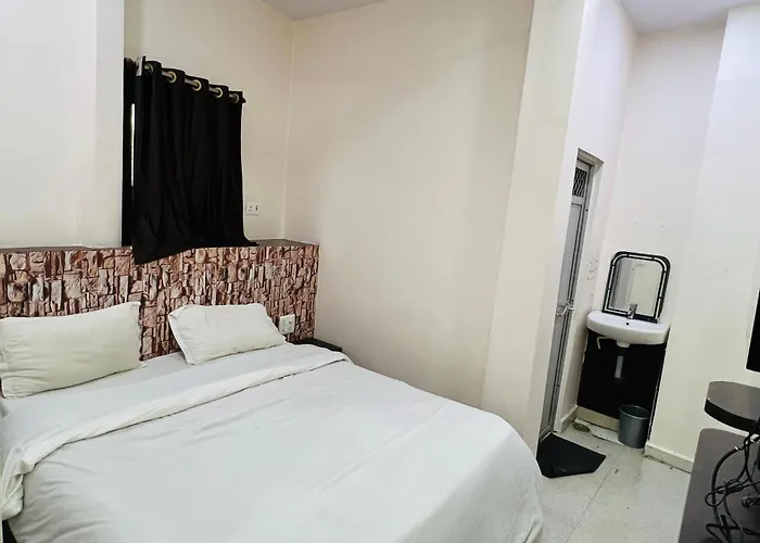 Hotel Alok Residency