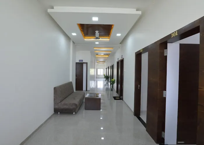 Hotel Kv Pride, Chikhali