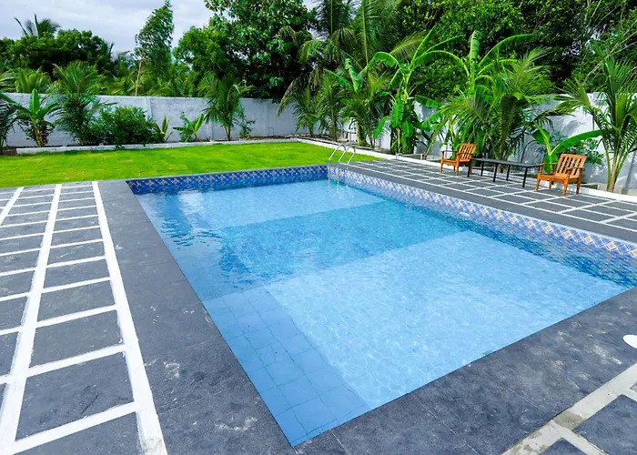 La Piscine Farm House