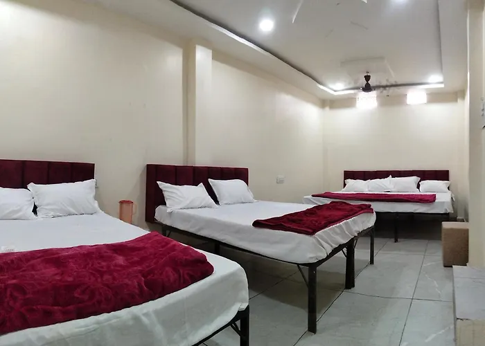 Hotel Raghavan In Front Of Railway Station Platform No 8