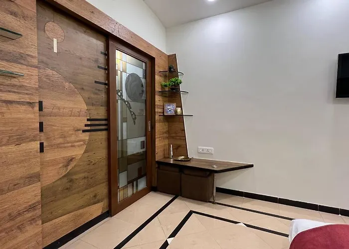 Super Luxury Villa - Near To Karnavati Club