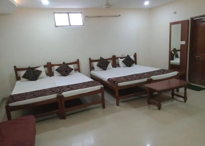 Goroomgo Mourya Inn Harda Near Railway Station - Restaurant & Parking Facilities - Excellent Service Recommended & Couple Friendly
