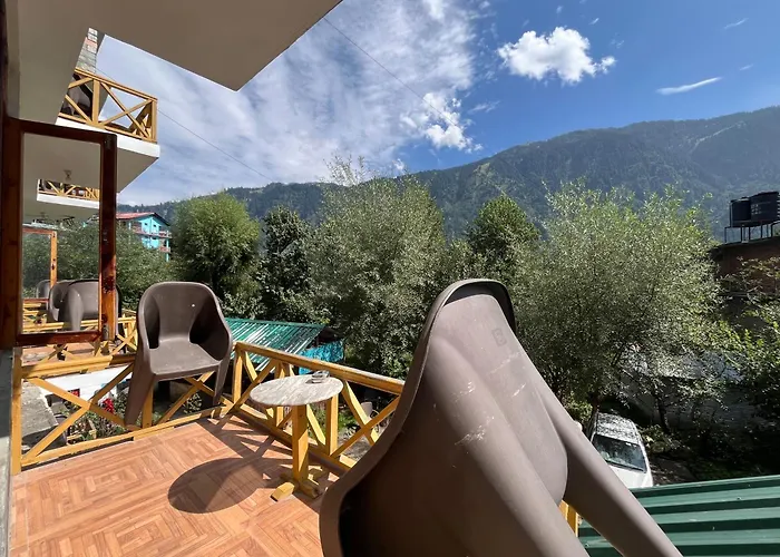 Yolo Social - The Social House & Cowork - Manali