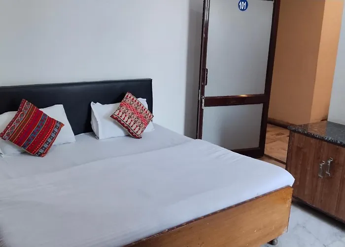 Fabhotel Grover