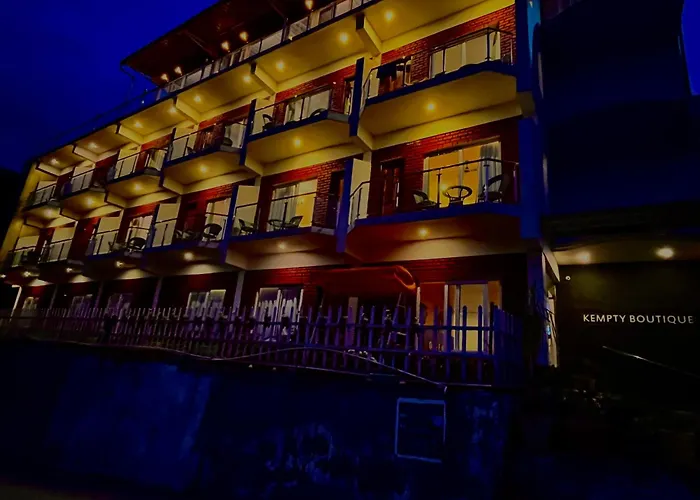 Hotel Kempty Emerald - Nested In Nature'S Lap