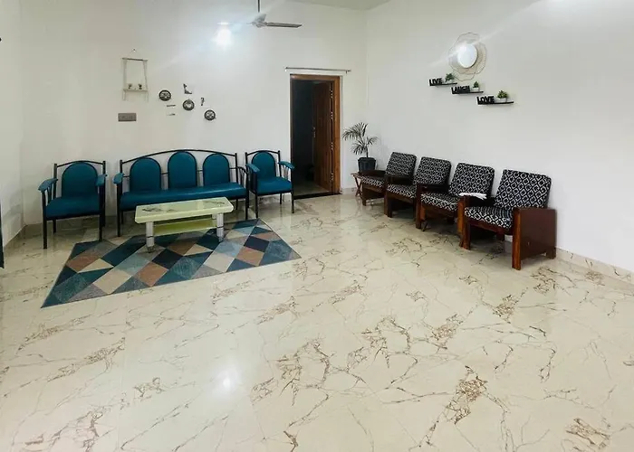 White Home Stay