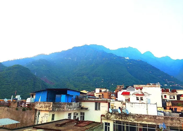 Hotel Ishaan International Near Yatra Parchi Counter 2 Katra 
