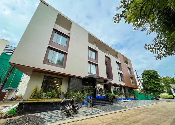 The Clan Hotel - Vijay Nagar Indore