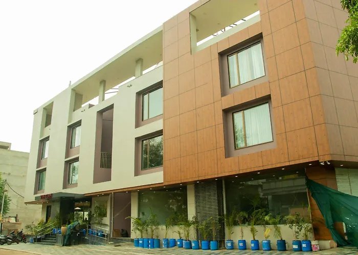 The Clan Hotel - Vijay Nagar Indore