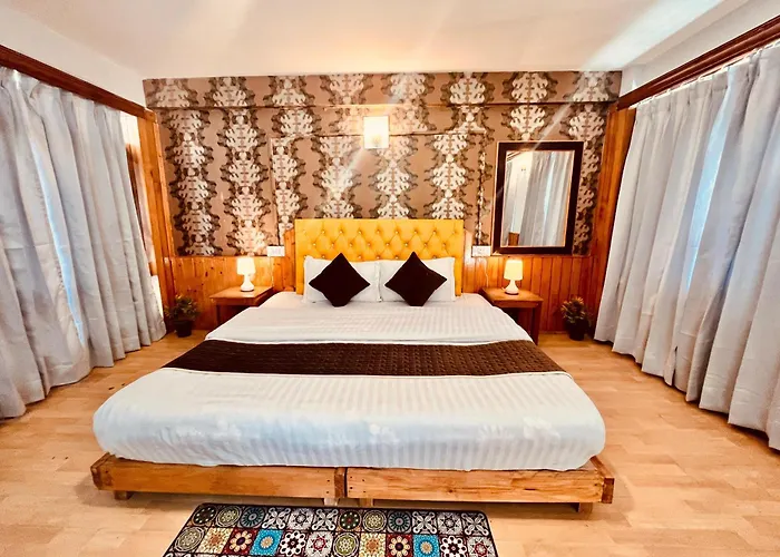 Ganga Lodge - Affordable Luxury Stay Near Mall Road Manali