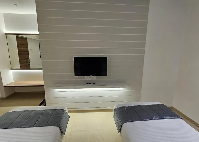 Hotel Veesons Executive