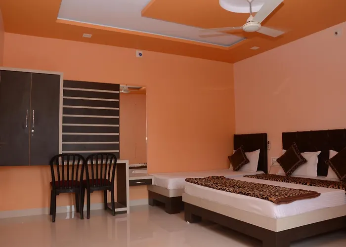 Hotel Yadunandan Rooms & Restaurant