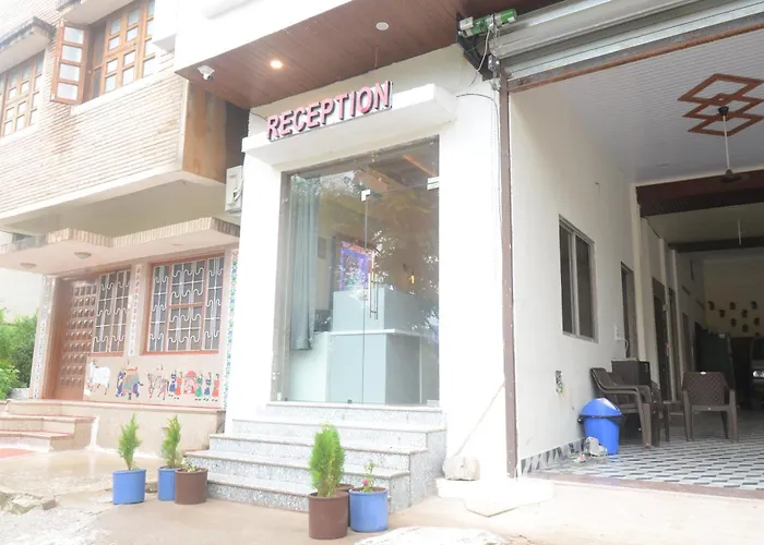 Hotel Shri Dhwaja Inn Near Shrinathji Temple Nathdwara