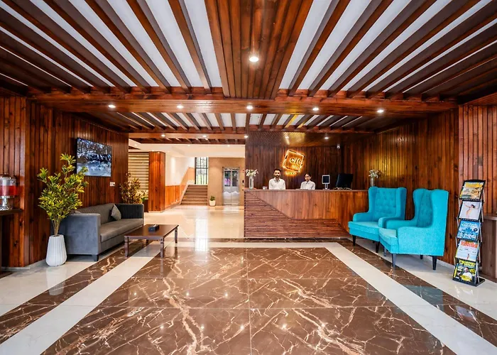 Alt Life Luxe - Himalayan Crown - Upper Bhagsu Mcleodganj