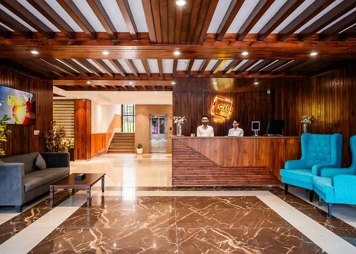Alt Life Luxe - Himalayan Crown - Upper Bhagsu Mcleodganj