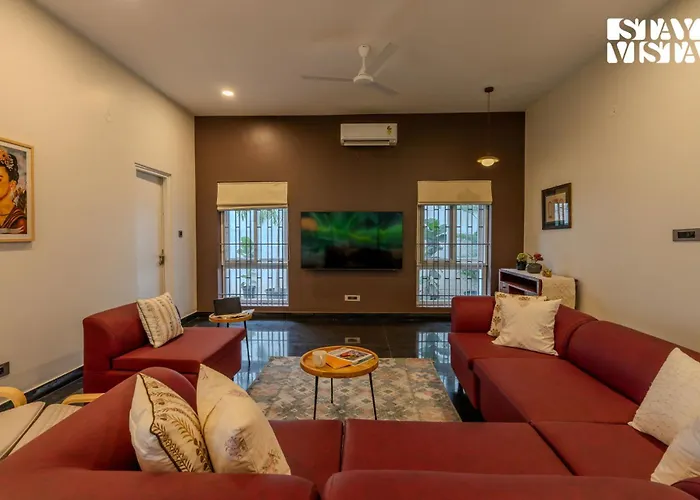 The Lakeshore By Stayvista - 3Bhk Lake-View Villa With Garden