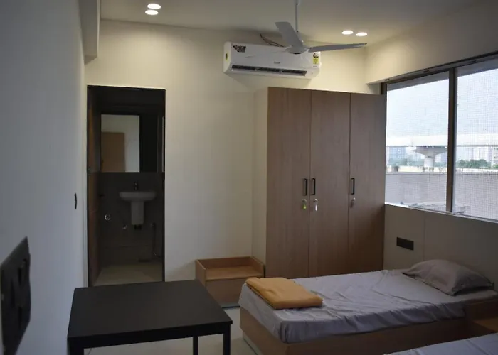Kalyan Pg & Boys Hostel