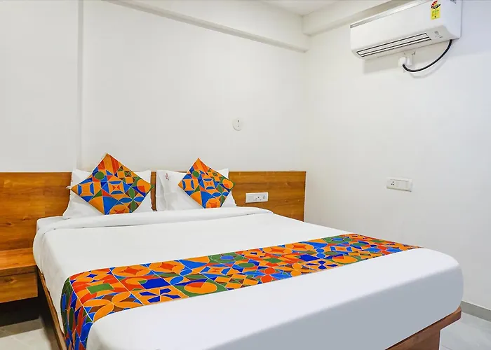 Fabhotel Royal Palace Inn - Lal Mahal