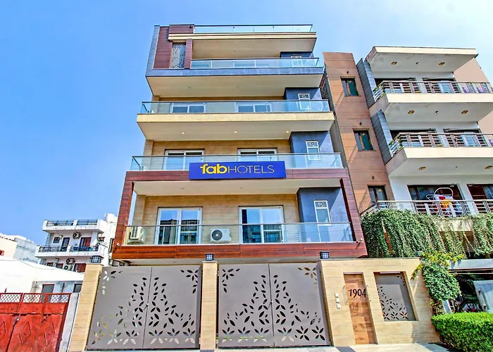 Fabhotel Soft Petals Near Millennium City Centre Gurugram