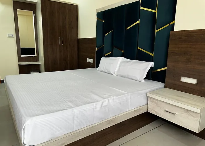 Hotel Golden Oasis Near Danik Bhaskar Office Ajmer