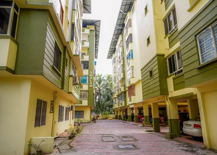 2 Bhk Furnished Flat - 200 M To Guruvayur Temple - For Families Only