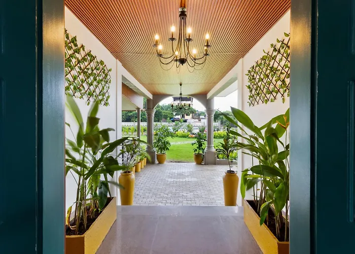 Stone Wood Hotel Amboli