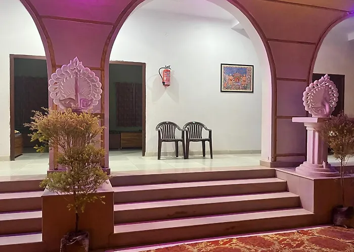 La Pahi Palace- Banquet And Resort