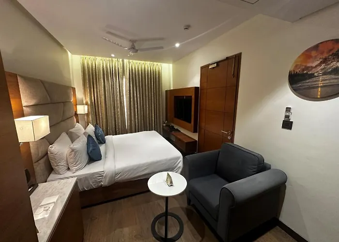 Hotel Atlantiis Suites Near Delhi Airport