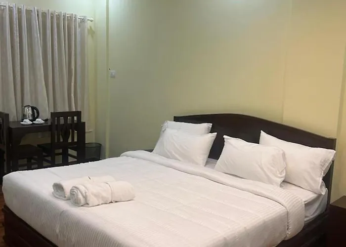 Athirappilly Inn Rooms & Suites