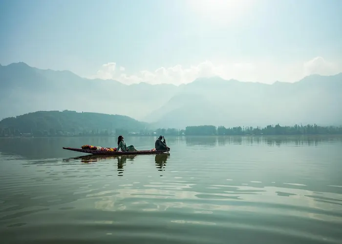 Taj Dal View Srinagar