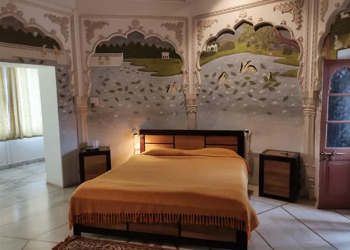 Phool Mahal Palace