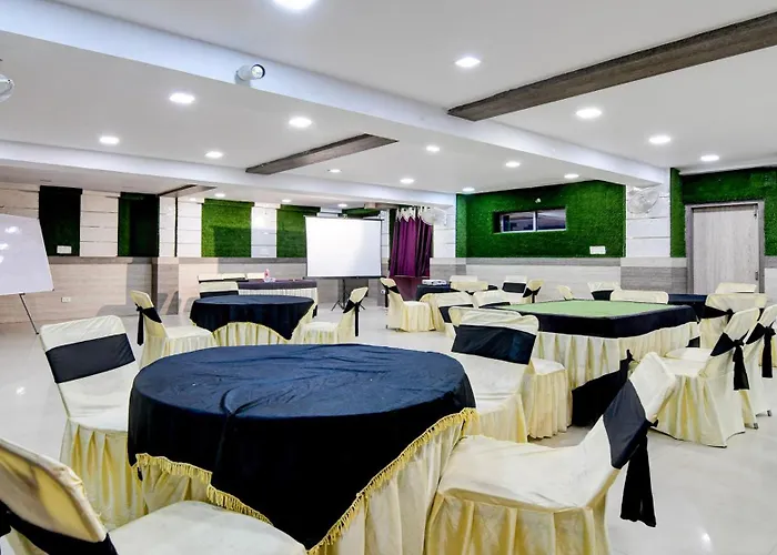 Fabhotel Star Lotus