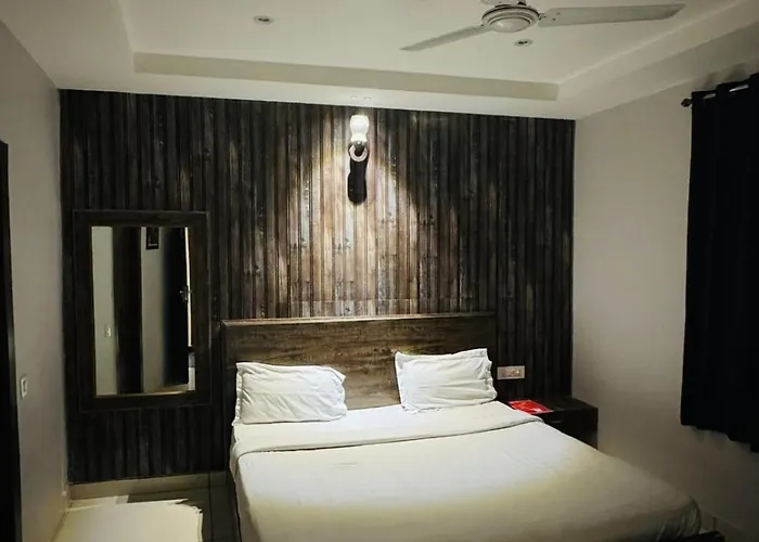 Hotel Pearl Inn