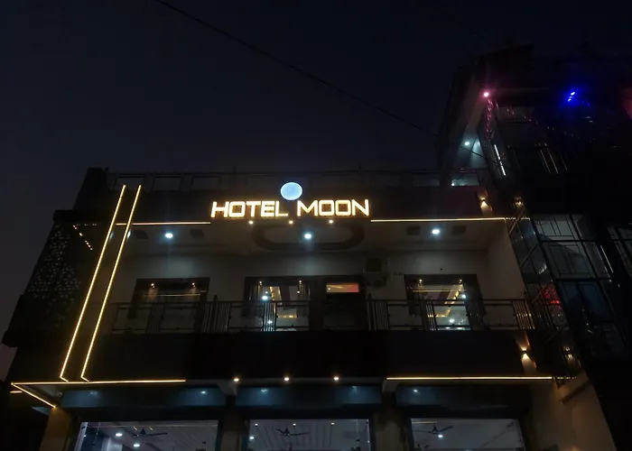 Hotel Moon