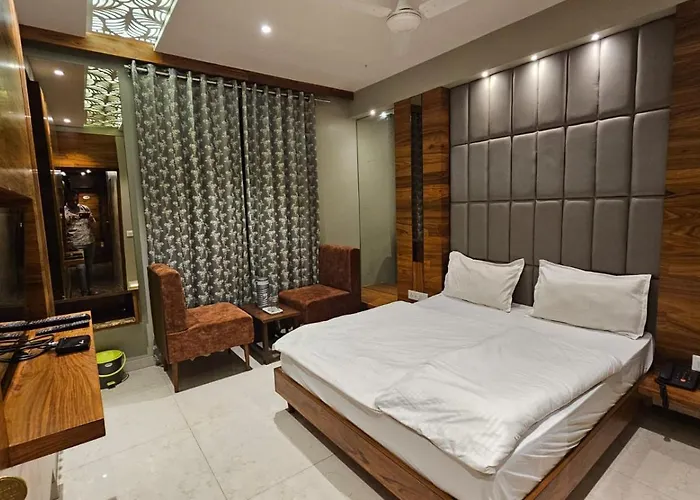 Hotel Pushpa Inn