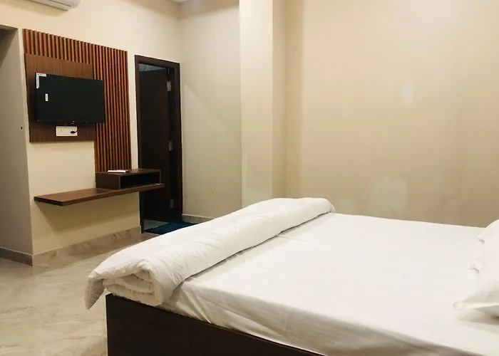 Kanha Hotel & Homestay