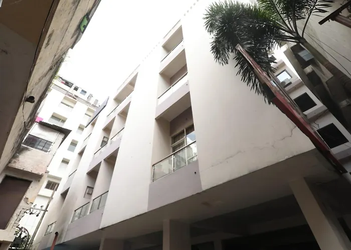 Hotel Global Inn -1 Km From Railway Station - Lift Food And Free Parking Lucknow