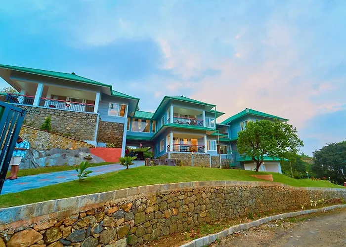 Priyas Villa Vagamon By Voye Homes-Scenic Mountain View