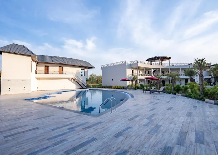 Shervani Pebbles & Pines Resort & Spa, Corbett