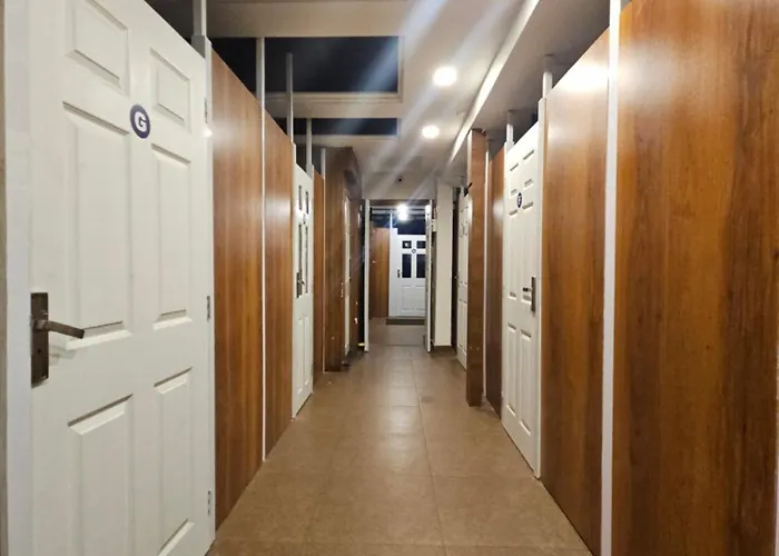 Lowfare Hotels