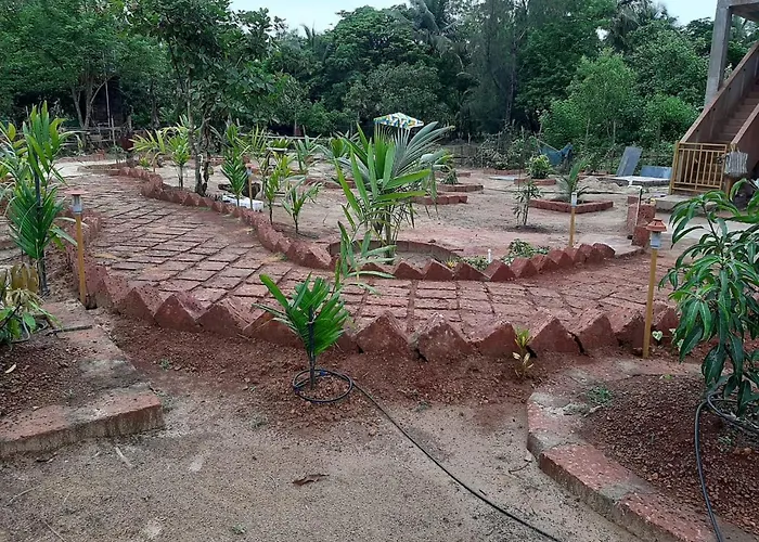 Classic Anand Bungalow-Blossom Suite, Tarkarli Road, Malvan