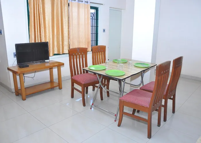 Vinayaka Deluxe Lodge