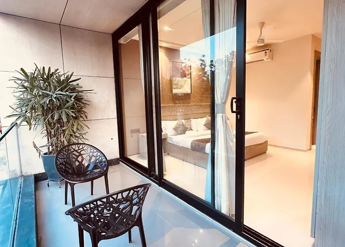 The Lodgers Luxury 1 Bhk Apartments Near Golf Course Road Gurgaon