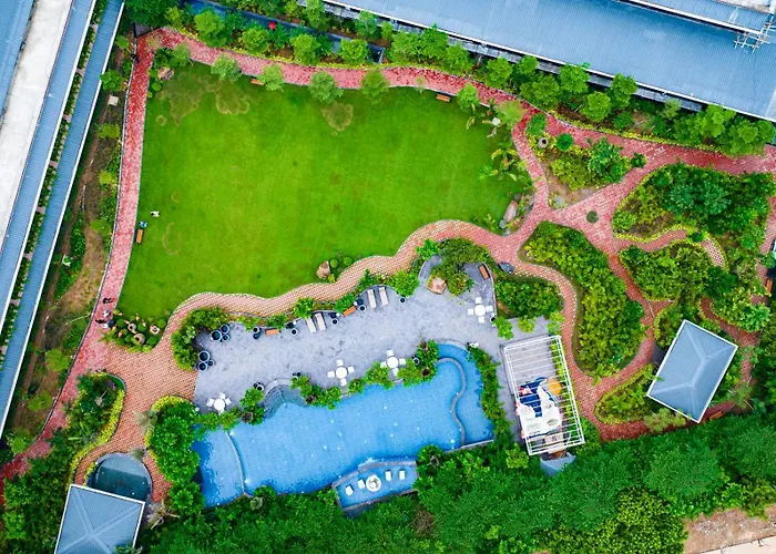 Mayfair Oasis Resort & Convention
