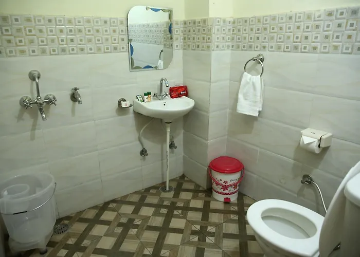 Hotel Diamond Leaf
