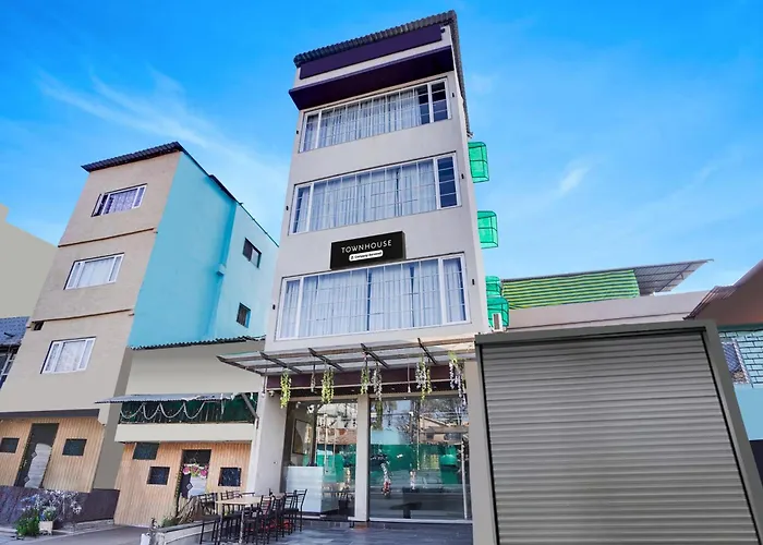 Townhouse Arvind Marg Pachamarhi