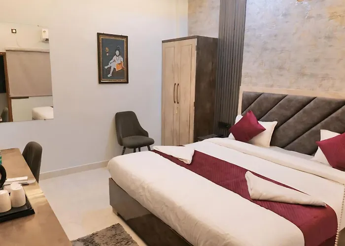 Hotel Shivsudhaa